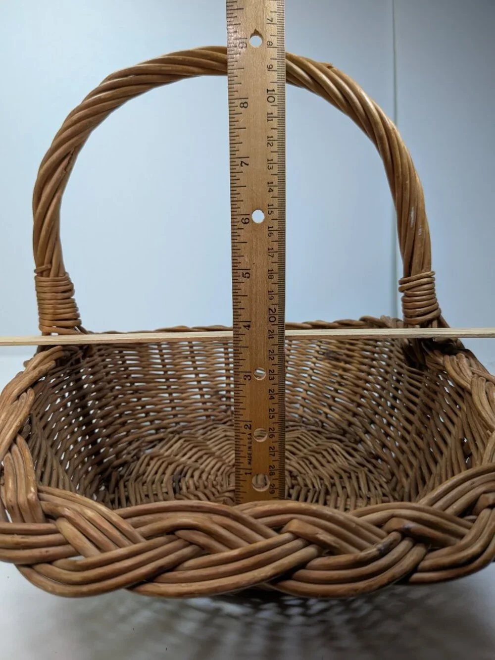 VTG Woven Wicker Basket Braided Rim Overhead Arch Handle Scoop Gathering Trug
